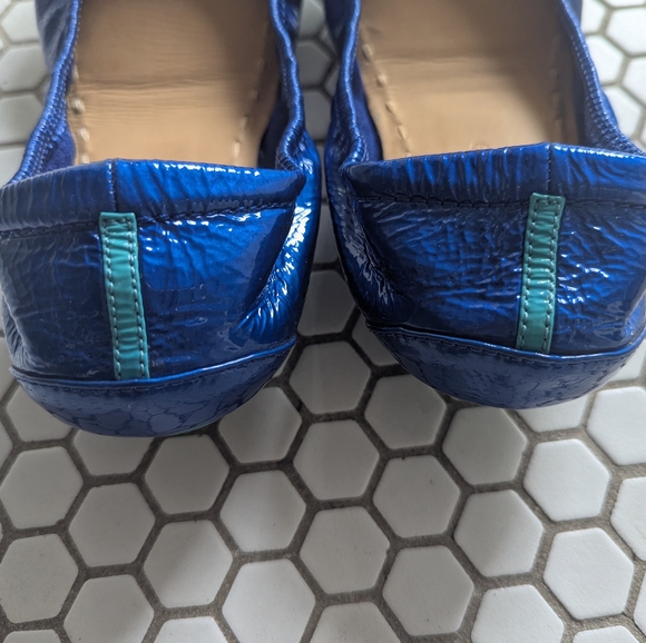 tieks sapphire patent ballet flats size 9 - Picture 3 of 4